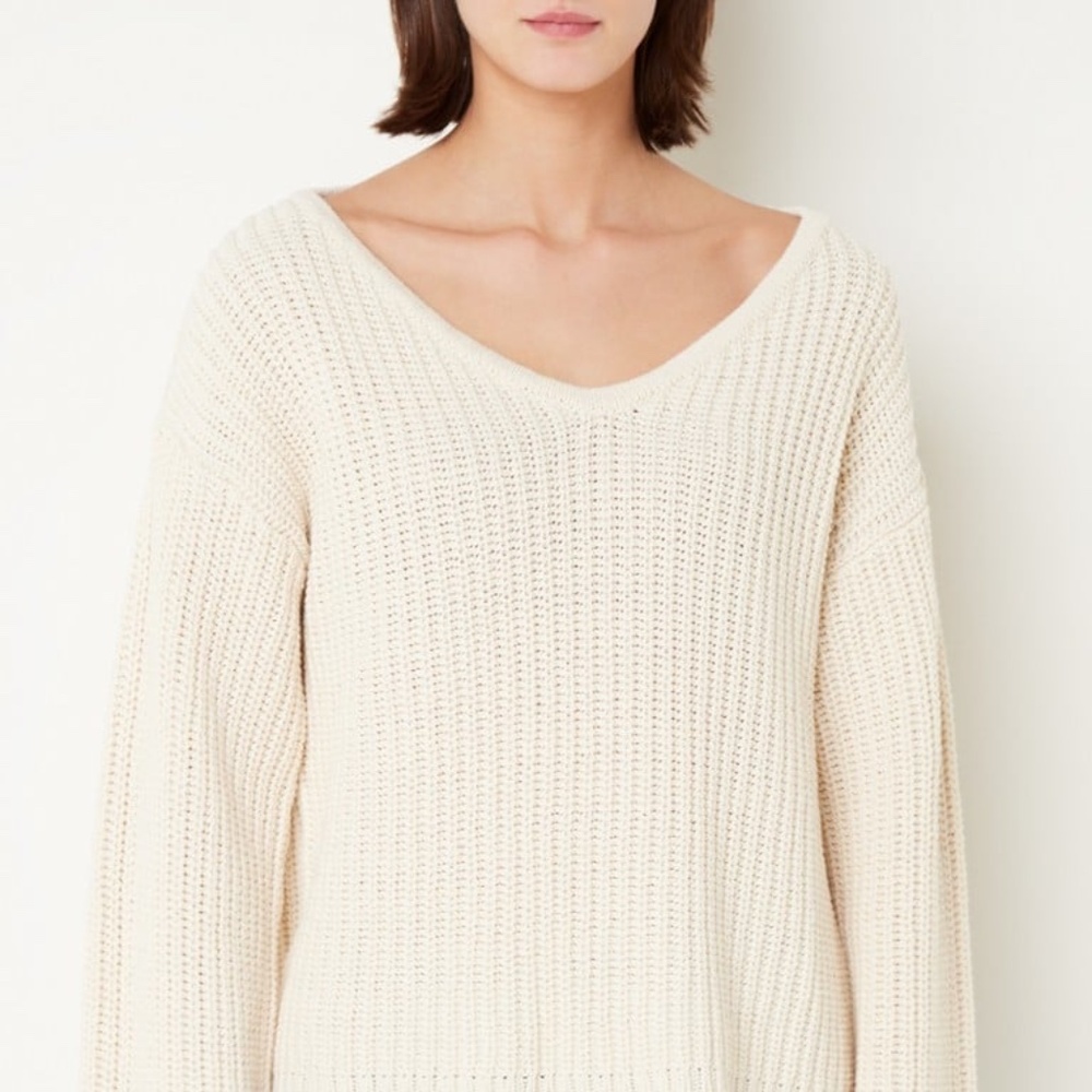 HUGO BOSS Long Sleeve Sweater With V-Neck in Soft Cream, Size Large, NWT - Picture 6 of 10